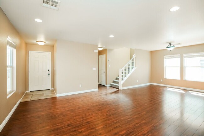 Foto del edificio - 9434 W Blooming Grove Ave