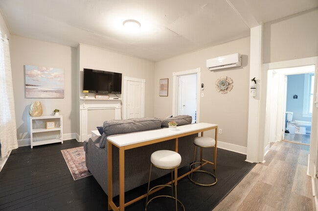 Photo - 1911 High St Apartment