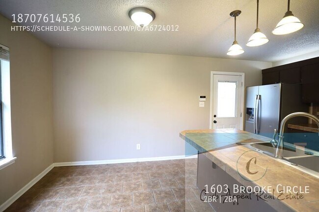 Foto del edificio - 1603 Brooke Cir