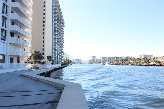 Building Photo - 1500 S Ocean Dr