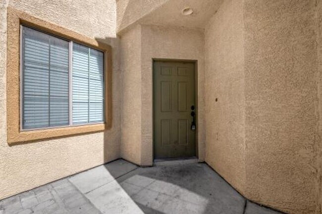 Foto del edificio - Nice Two Story Home with fenced yard and pet friendly owners.