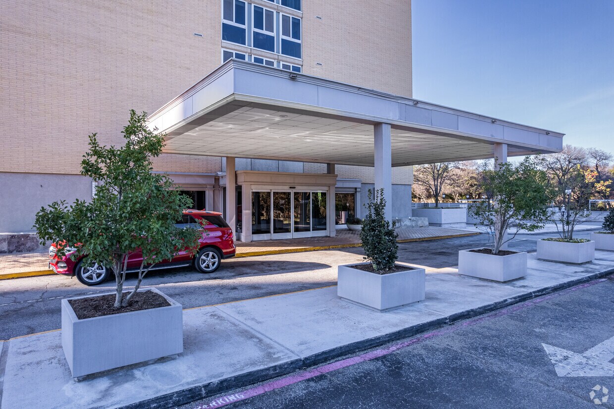 21 Turtle Creek - 3883 Turtle Creek Blvd Dallas, TX - Apartments for