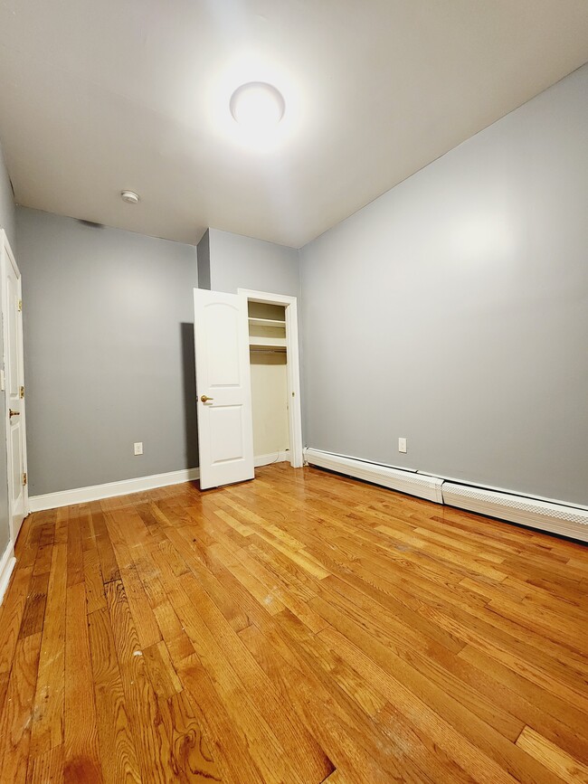 139 W 54th St 6 - 138 W 54th St