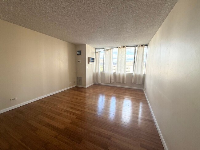 Foto del edificio - AVAILALE NOW- SPACIOUS 1 BED/ 1 BA CONDO IN HARBOUR RIDGE!