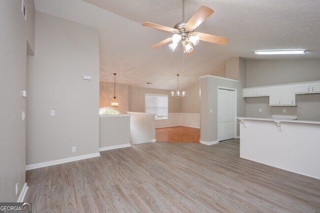 Foto del edificio - 165 Fields Creek Way