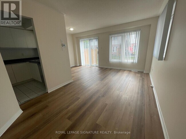 Building Photo - 9 Fairglen Ave