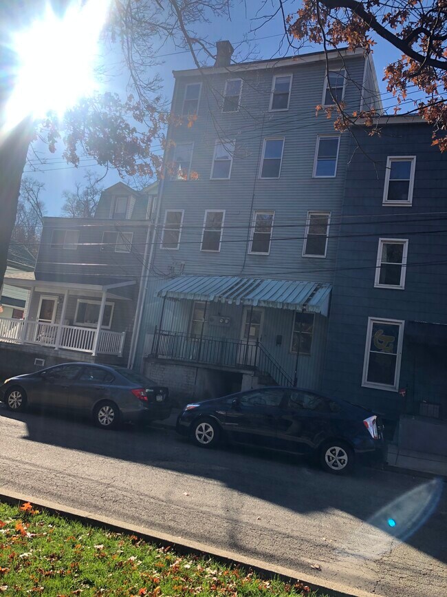 Back - 39 Boundary St
