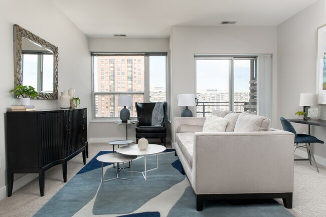 Foto del edificio - 1040 N Cass St