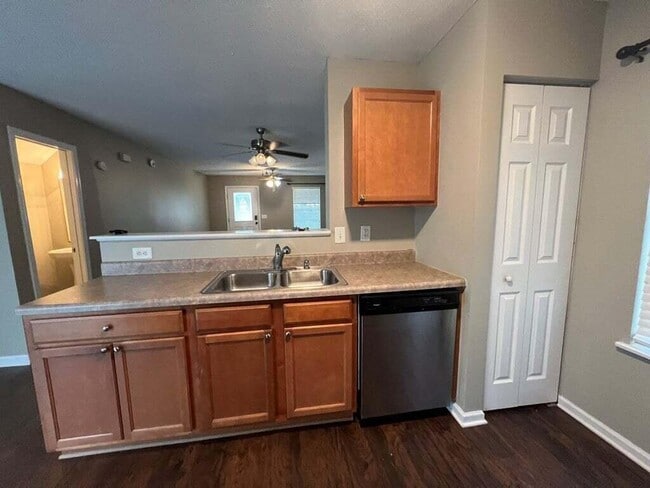 Building Photo - 1666 Mossberg Dr