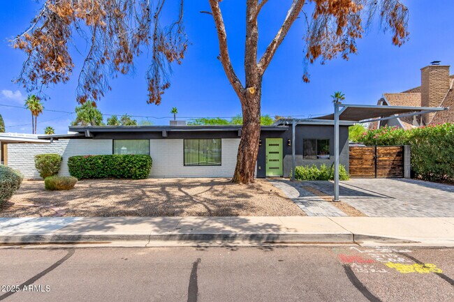 Foto del edificio - 3710 E Altadena Ave