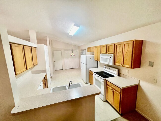 Foto del edificio - 96064 Piedmont Dr