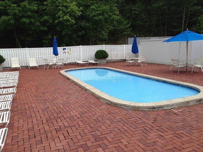 Building Photo - 6 Bayberry Dr