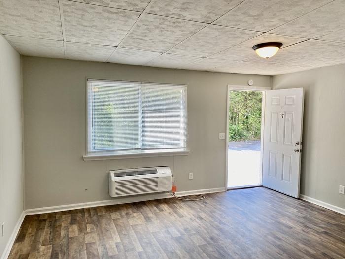 Primary Photo - 1Bed/1Bath Apartment: Ft Oglethorpe!