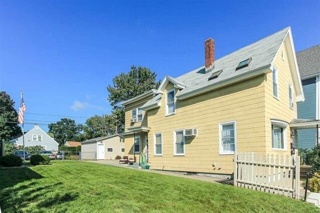 Primary Photo - 204 Cartier St