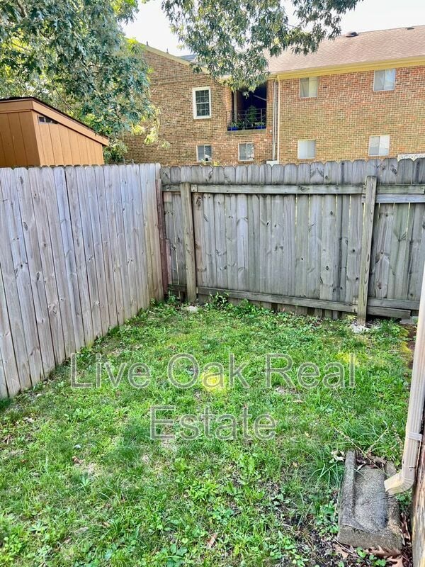 Building Photo - 1317 Cypress Ave