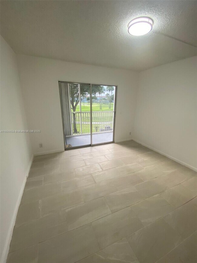 Foto del edificio - 850 SW 133rd Terrace