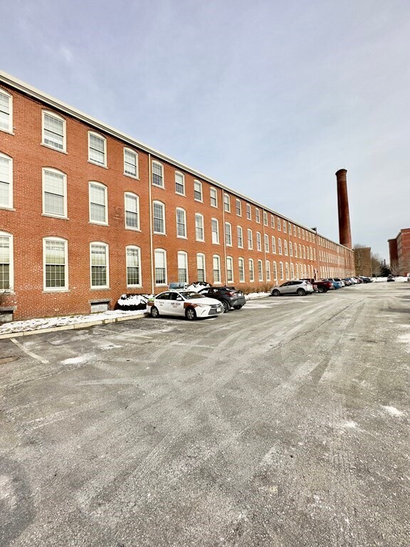 35 Riverwalk Way Unit 207, Lowell, MA 01854 Condo for Rent in Lowell