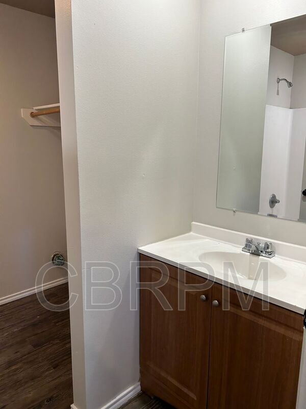 Foto del edificio - 2811 E 2nd St