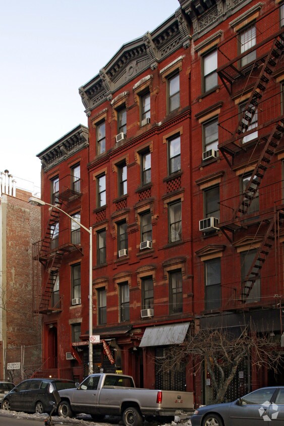 Fotografía del edificio - 331 E 9th St