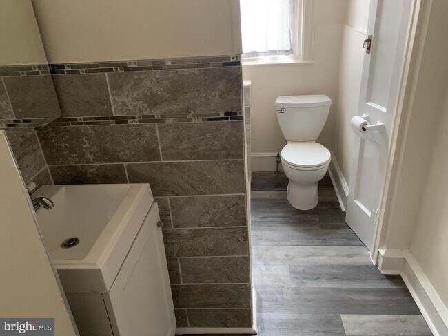 Foto del edificio - 5437 Angora Terrace