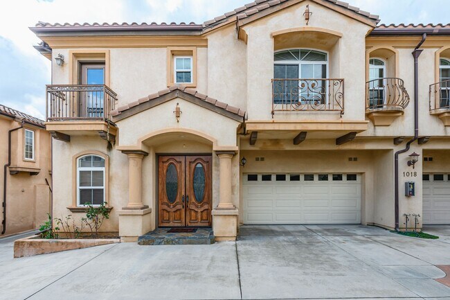 Foto del edificio - Three bedroom condo for lease in Arcadia
