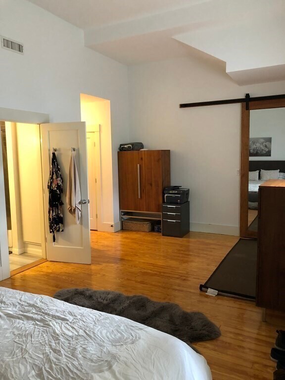 Foto del edificio - 305 Cambridge St