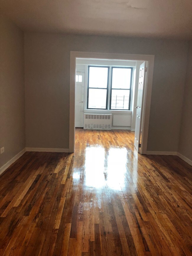 Foto del edificio - 450 Rockaway Pkwy