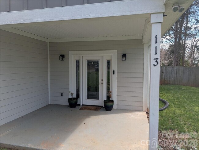 Foto del edificio - 113 Mainview Dr