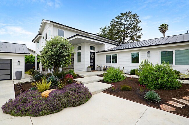 Foto del edificio - Encinitas Coastal Farmhouse + Private ADU