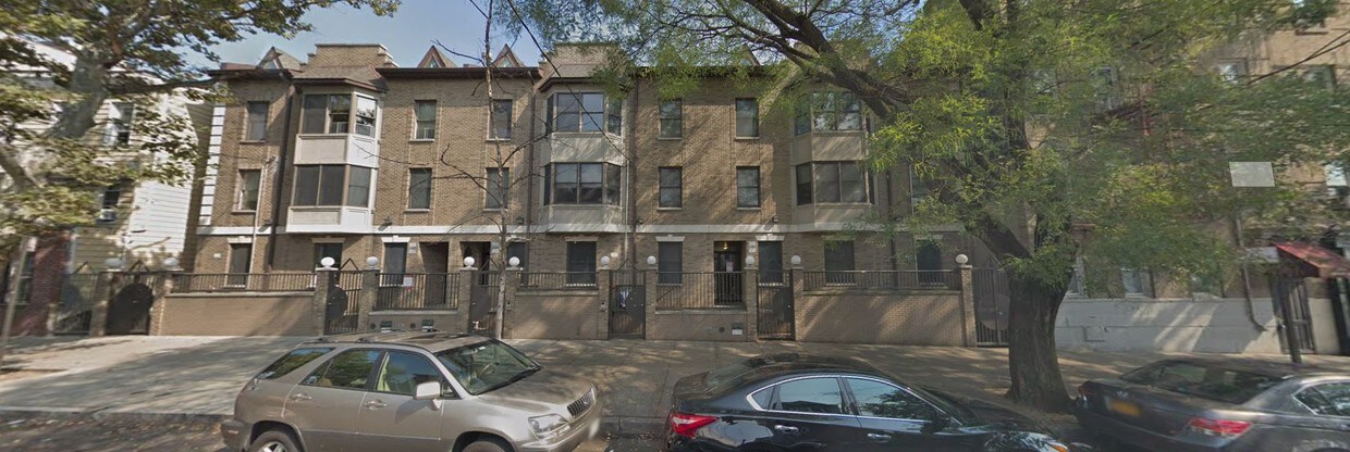 Primary Photo - Arthur House II
