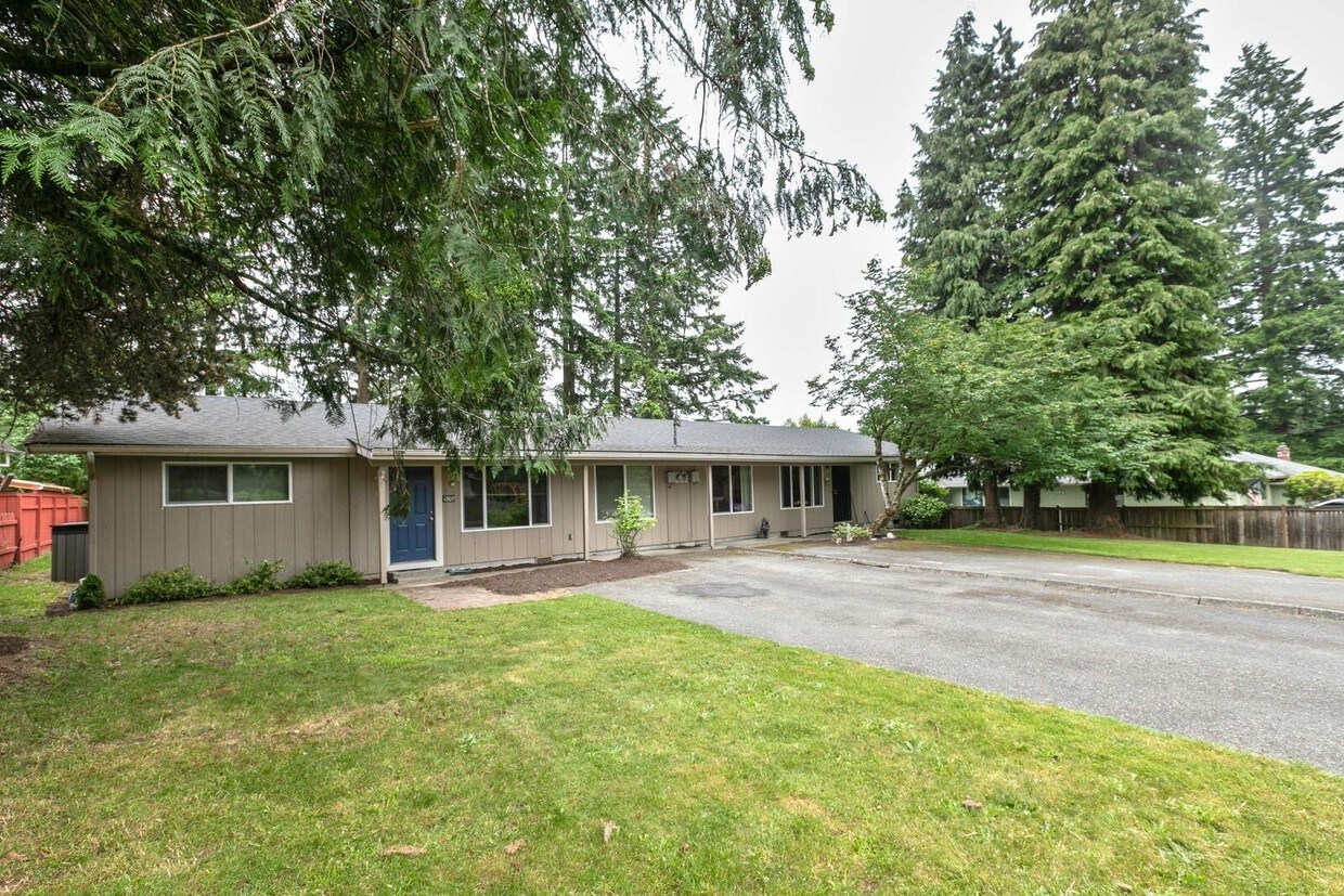 Primary Photo - 130 Bellflower Road, Unit A