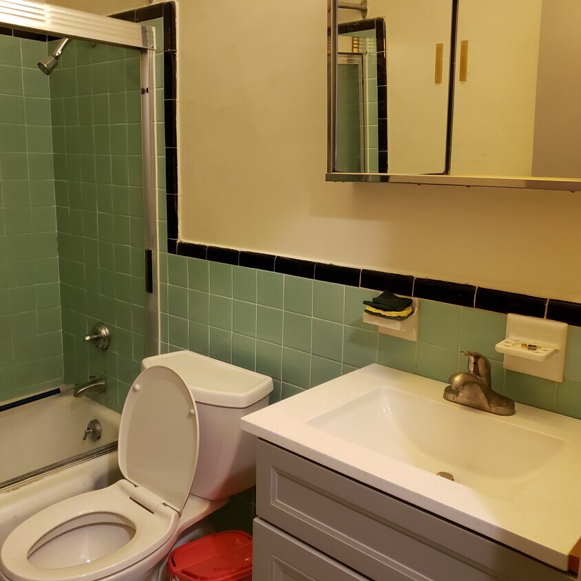 40 Old Lancaster Rd Unit 00A, Merion Station, PA 19066 Condo for Rent