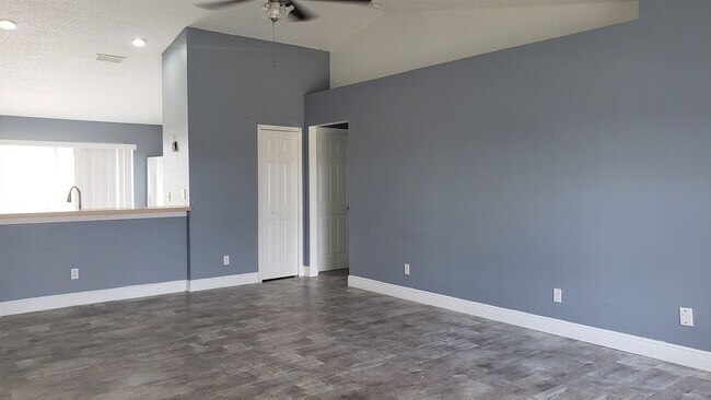 Foto del edificio - ~3/2~ Cardinal Pines Estate~Large Fenced i...