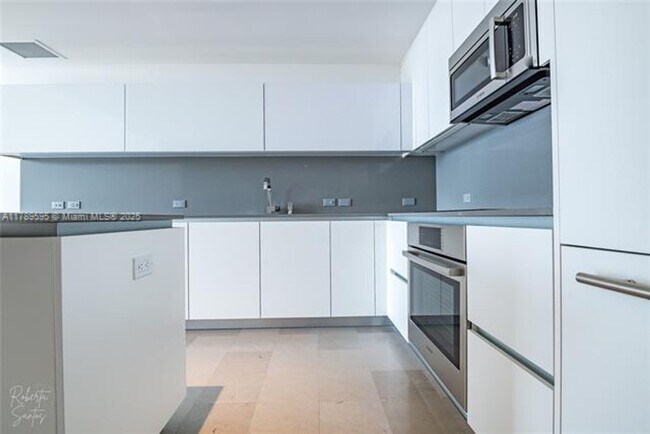 Foto del edificio - 88 SW 7th St