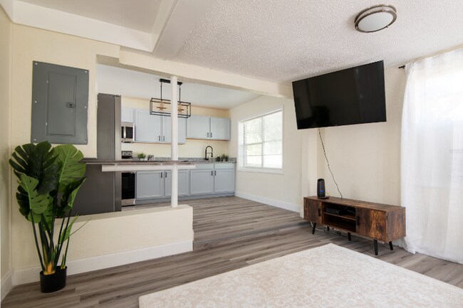 Foto del edificio - 2706 W Tyson Ave