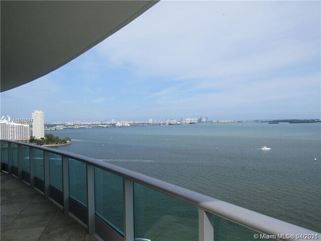 Building Photo - 1331 Brickell Bay Dr