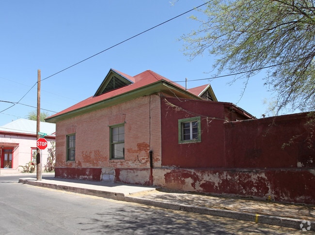 Foto del edificio - 440-446 S Convent Ave