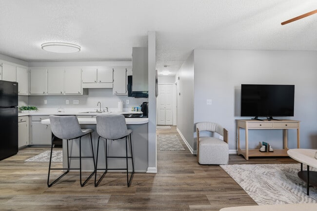 Building Photo - Westpointe Apartments