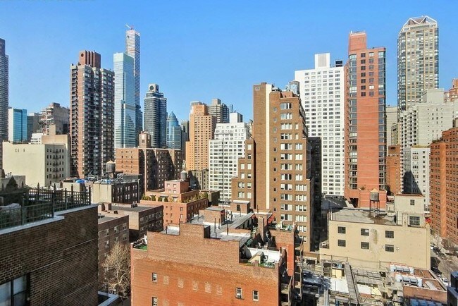 Building Photo - 340 E 64th St