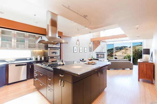Building Photo - 50 Cresta Dr