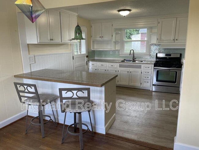 Building Photo - 167 Penn St