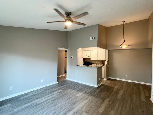 Building Photo - Well Appointed 1bdr 1bth Condo Apartment i...