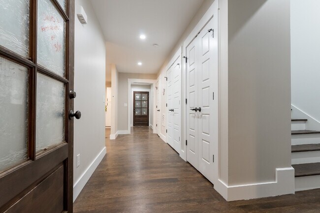 Building Photo - 2110 Sadler Ave