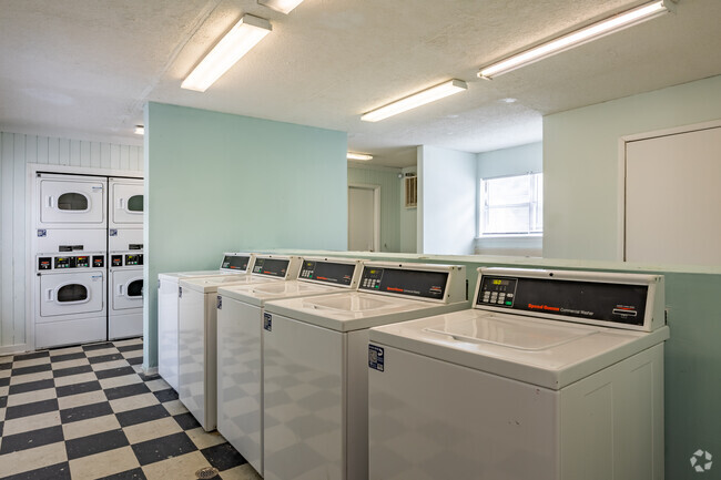 Laundry Room - Timber Pointe