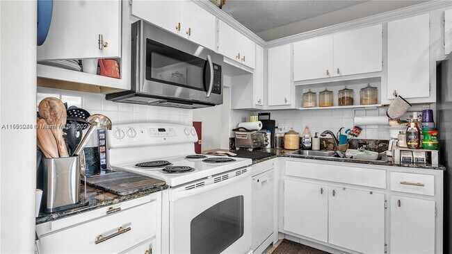 Foto del edificio - 2223 Park Ln