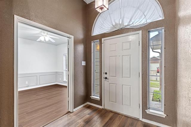 Foto del edificio - 8832 Stirrup Way