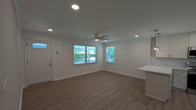 Living/Family Room - 540 Stell Rd