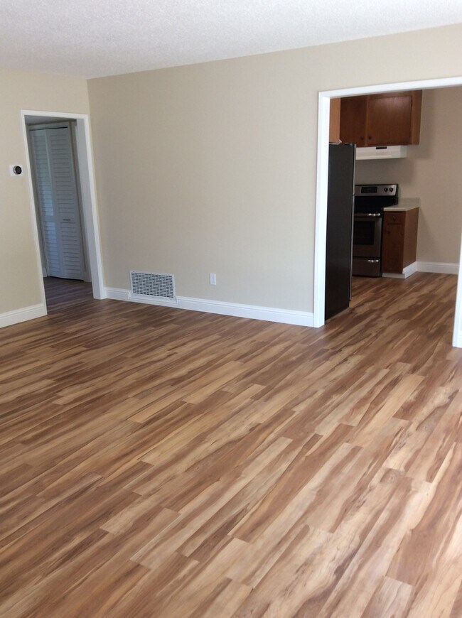 Building Photo - 1525 Atlanta Ct