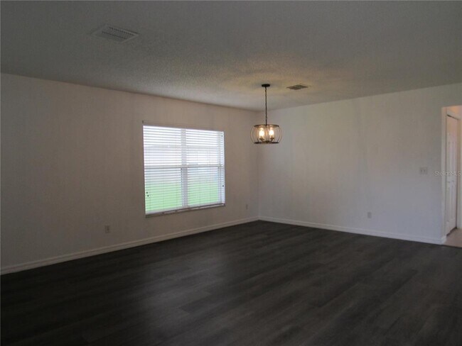 Foto del edificio - 202 Walnut Crest Run