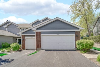 Building Photo - 1214 S Parkside Dr